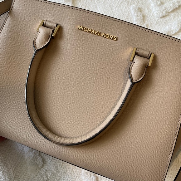 Michael Kors Beige Selma Satchel - Picture 1 of 6